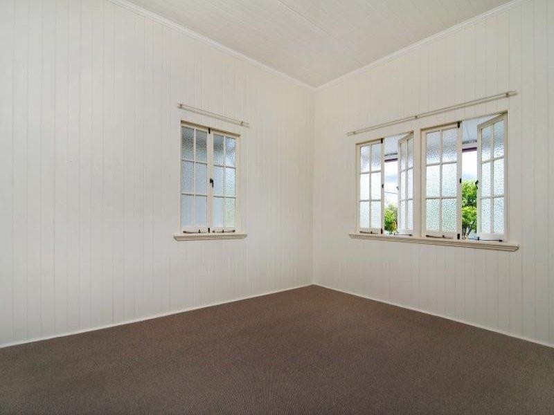 74 Bowman Parade, Bardon QLD 4065