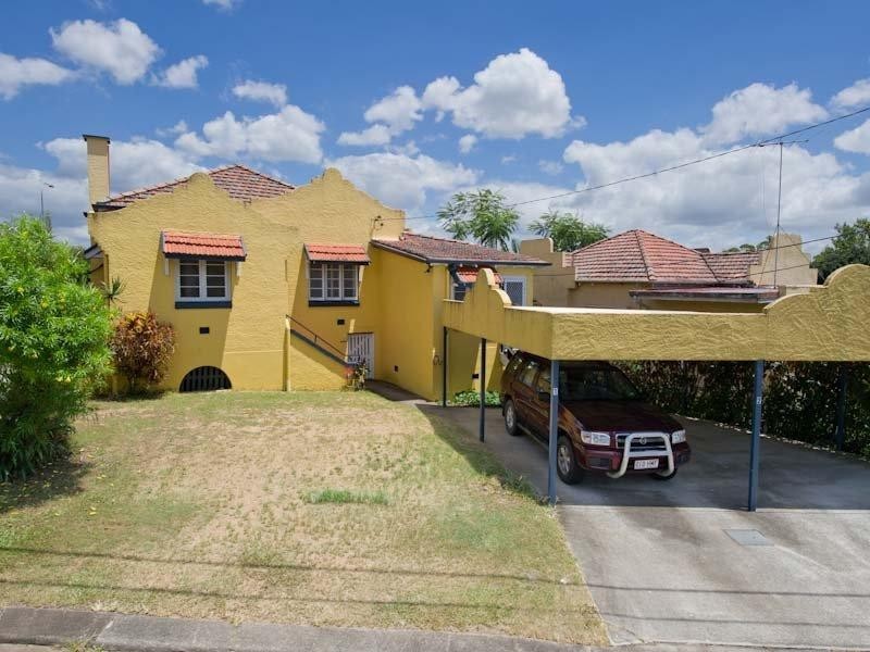 6 Hartfield Drive, Bardon QLD 4065