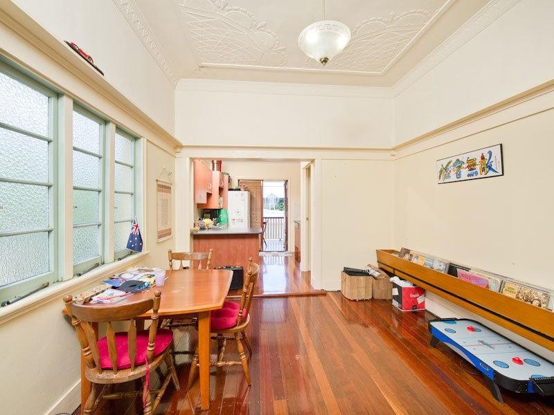 6 Hartfield Drive, Bardon QLD 4065