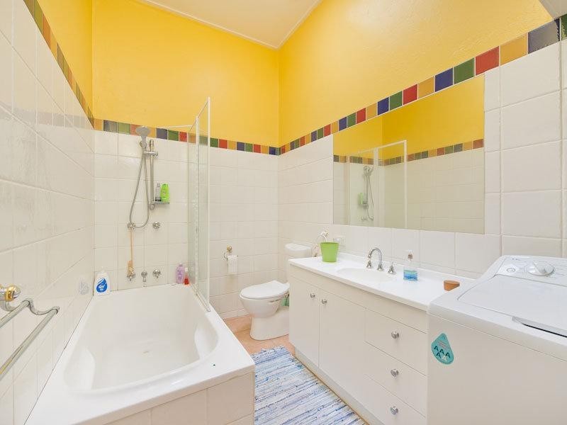 6 Hartfield Drive, Bardon QLD 4065