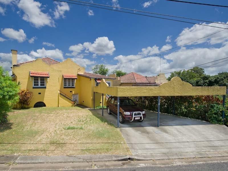 6 Hartfield Drive, Bardon QLD 4065