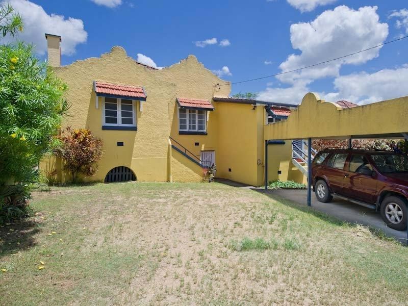 6 Hartfield Drive, Bardon QLD 4065