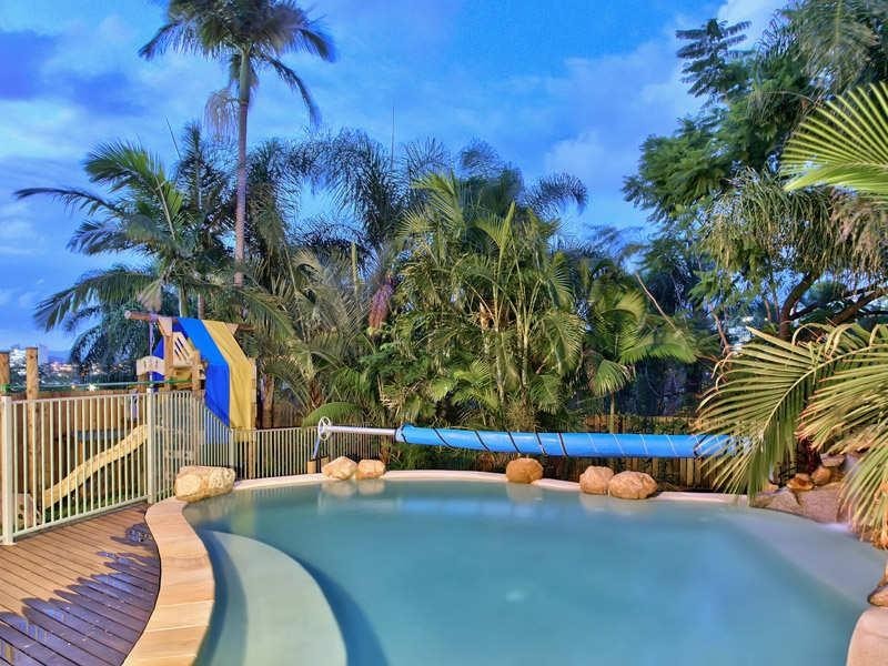 32 Queens Road, Hamilton QLD 4007