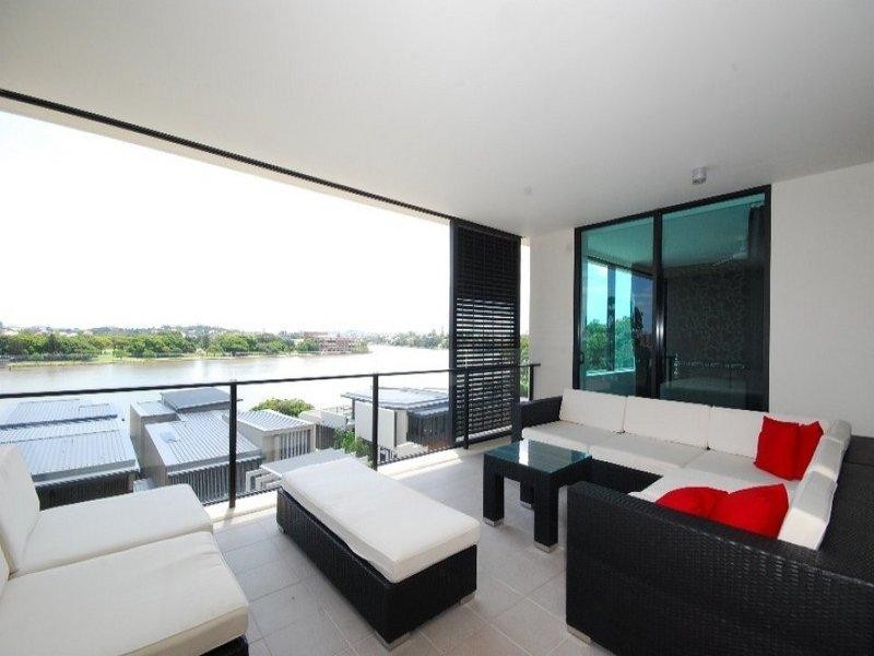 90 Wynnum Road, Norman Park QLD 4170