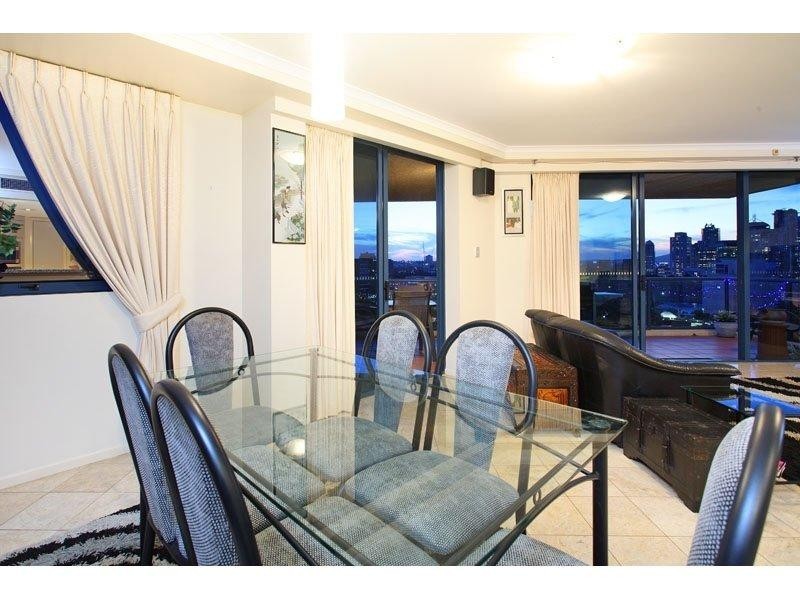 42 Ferry Street, Kangaroo Point QLD 4169