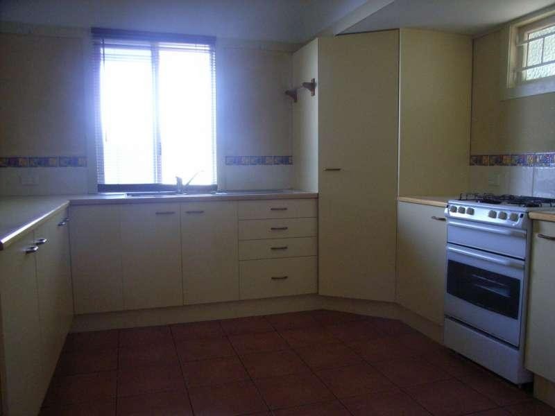 15 Leslie Street, Bardon QLD 4065