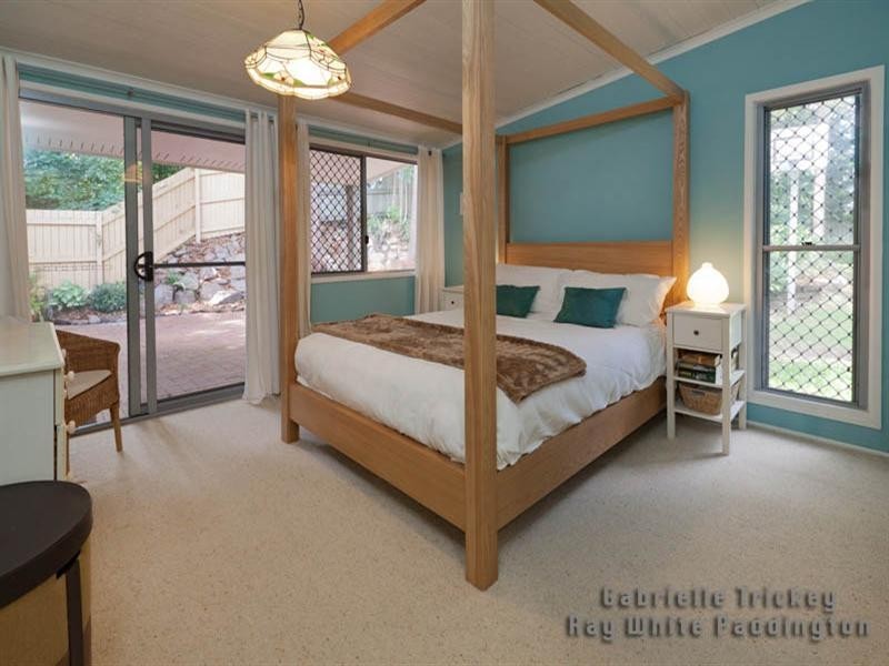 65 Cassandra Street, Chapel Hill QLD 4069