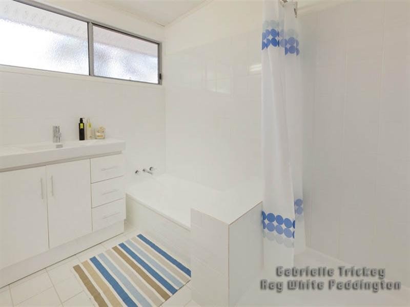 65 Cassandra Street, Chapel Hill QLD 4069