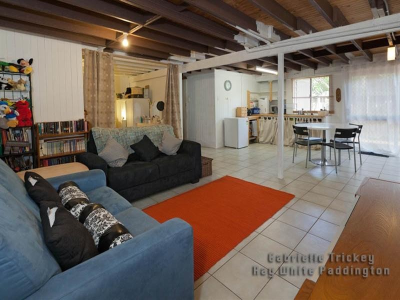 65 Cassandra Street, Chapel Hill QLD 4069