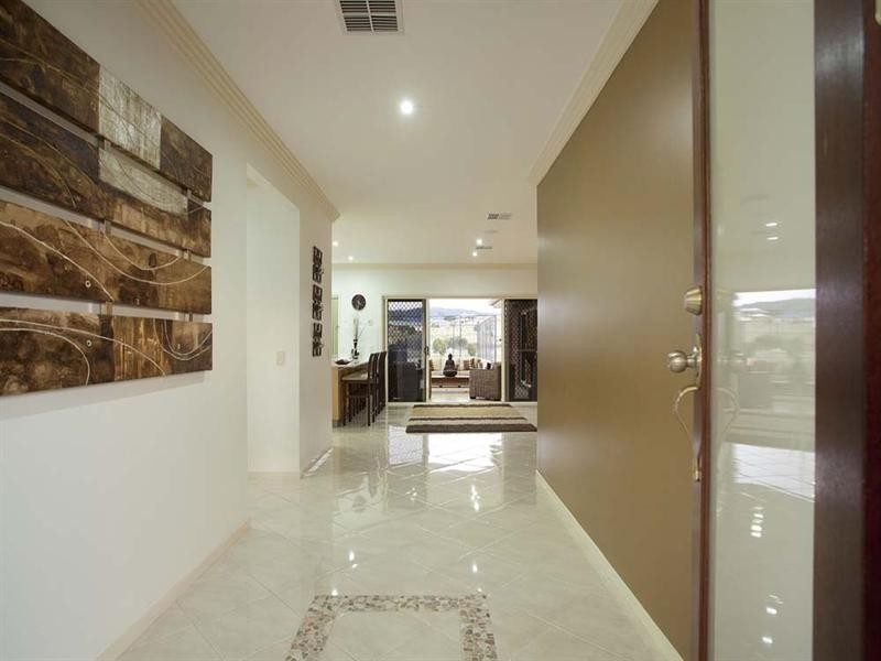 12 Sovereign Way, Samford Valley QLD 4520