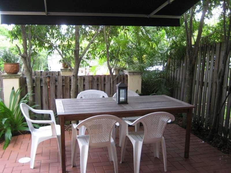 2/60 Celia Street, Ashgrove QLD 4060