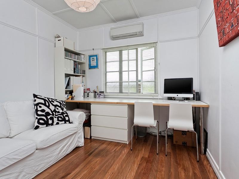 129 Fletcher Parade, Bardon QLD 4065