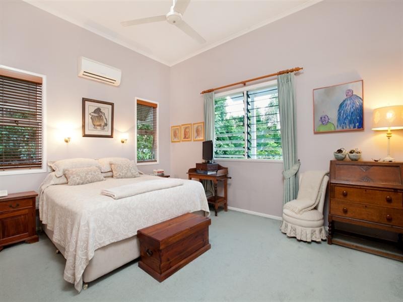 18 Ellerslie Crescent, Taringa QLD 4068