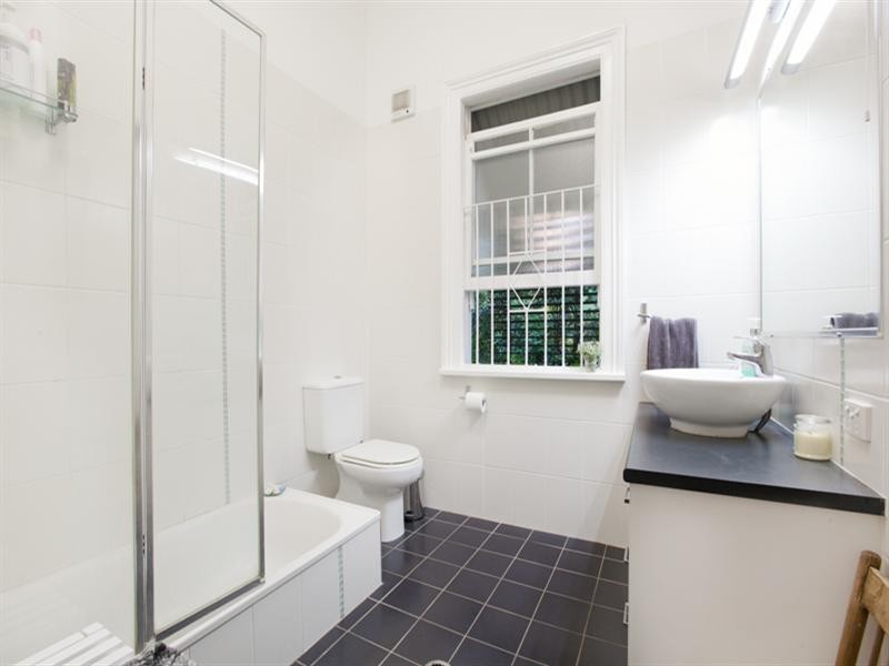 18 Ellerslie Crescent, Taringa QLD 4068