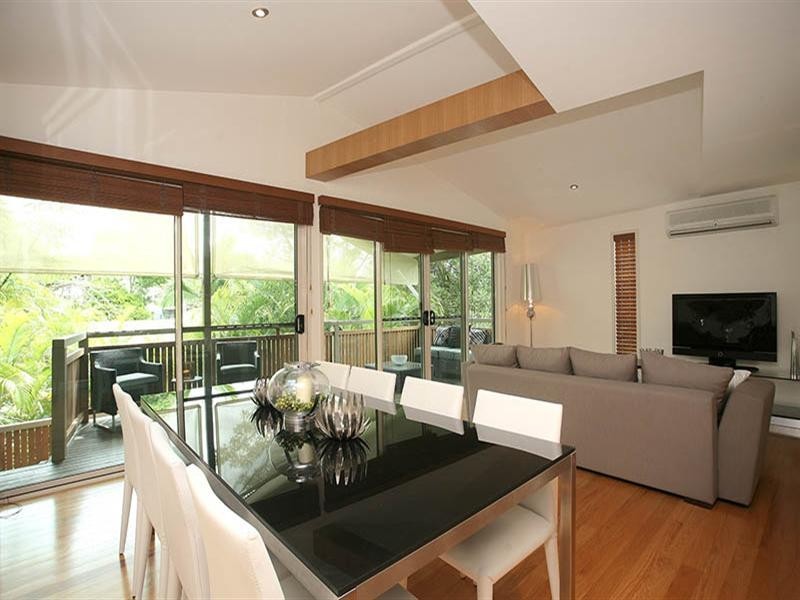 25 Dudley Street, Bardon QLD 4065