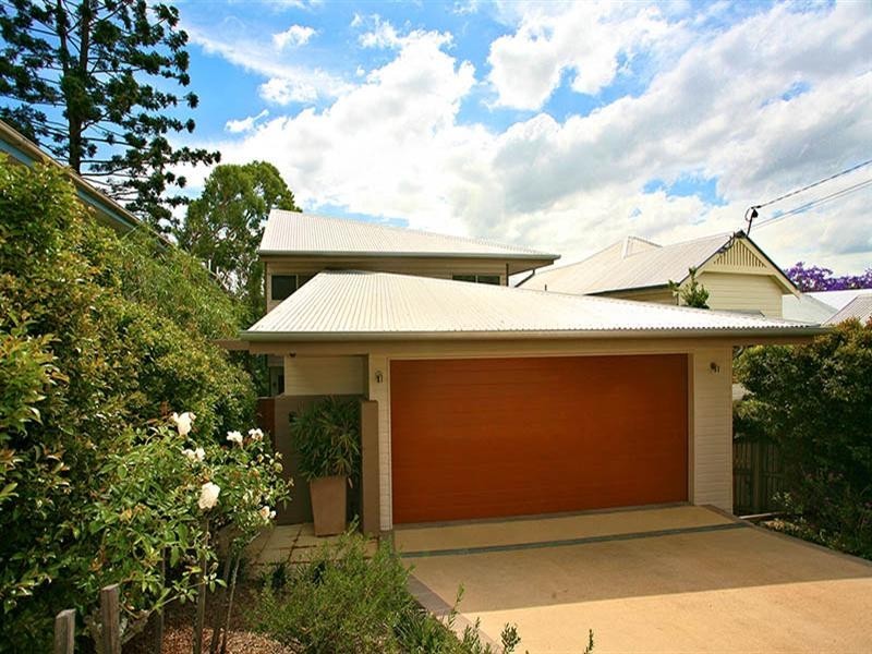 25 Dudley Street, Bardon QLD 4065