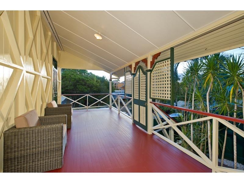 26 Thorn Street, Red Hill QLD 4059