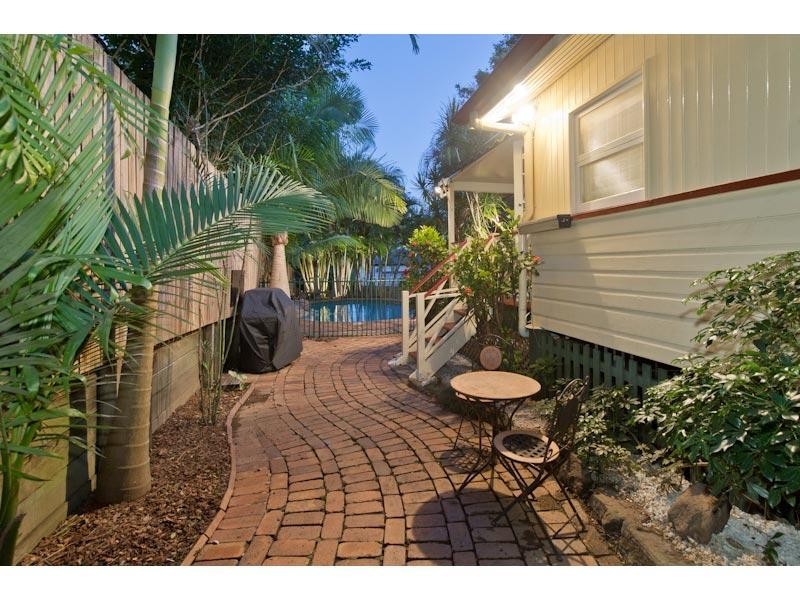 26 Thorn Street, Red Hill QLD 4059