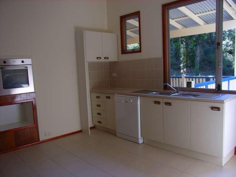 16 Jackdaw Street, Bardon QLD 4065