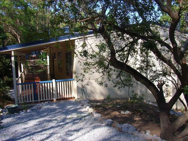 16 Jackdaw Street, Bardon QLD 4065