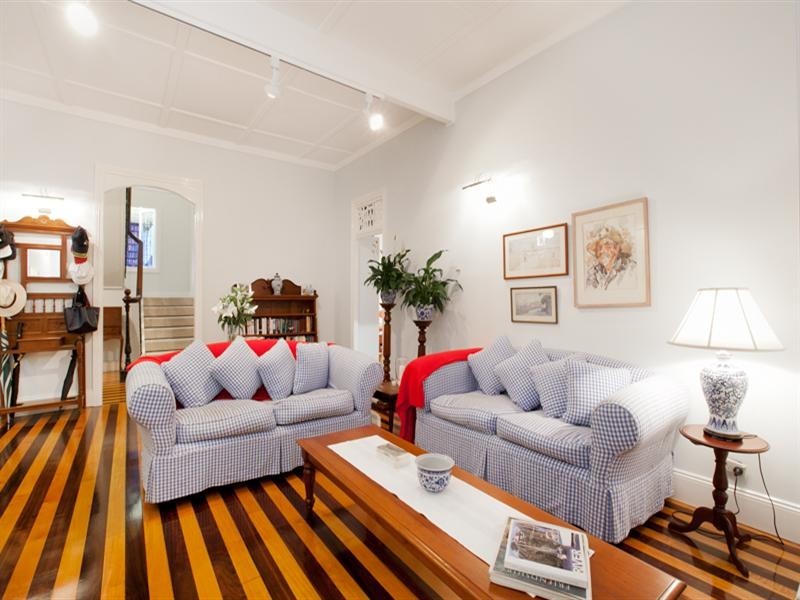 11 Wight Street, Milton QLD 4064