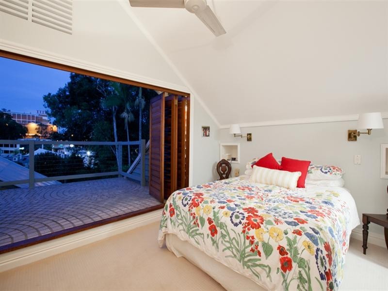 11 Wight Street, Milton QLD 4064