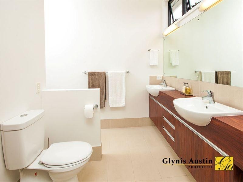 9 Realm Street, Auchenflower QLD 4066