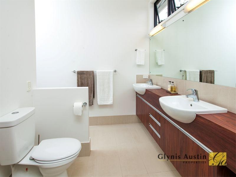 9 Realm Street, Auchenflower QLD 4066