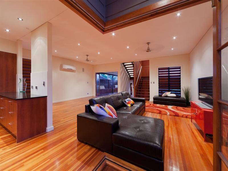 10 Cranmore Street, Red Hill QLD 4059
