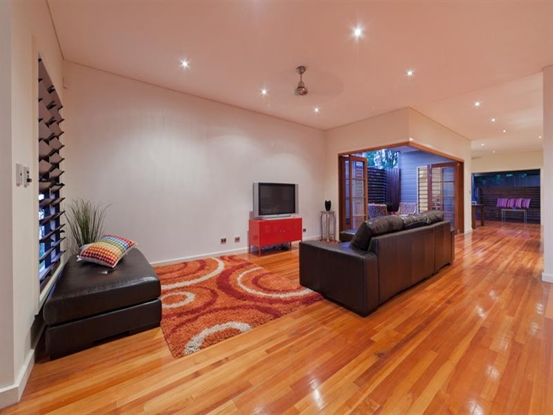 10 Cranmore Street, Red Hill QLD 4059