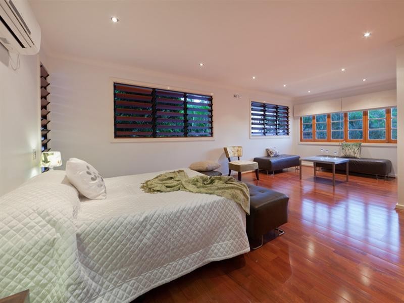 10 Cranmore Street, Red Hill QLD 4059