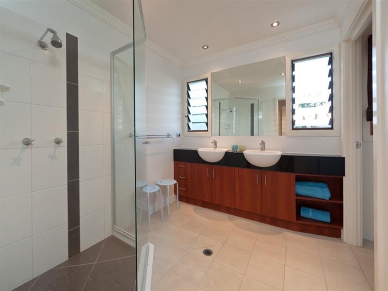 10 Cranmore Street, Red Hill QLD 4059