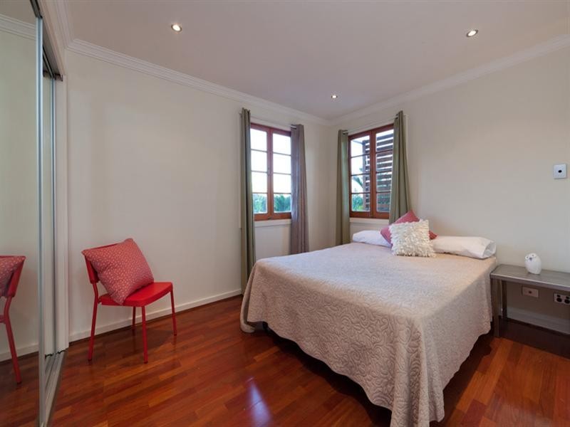 10 Cranmore Street, Red Hill QLD 4059