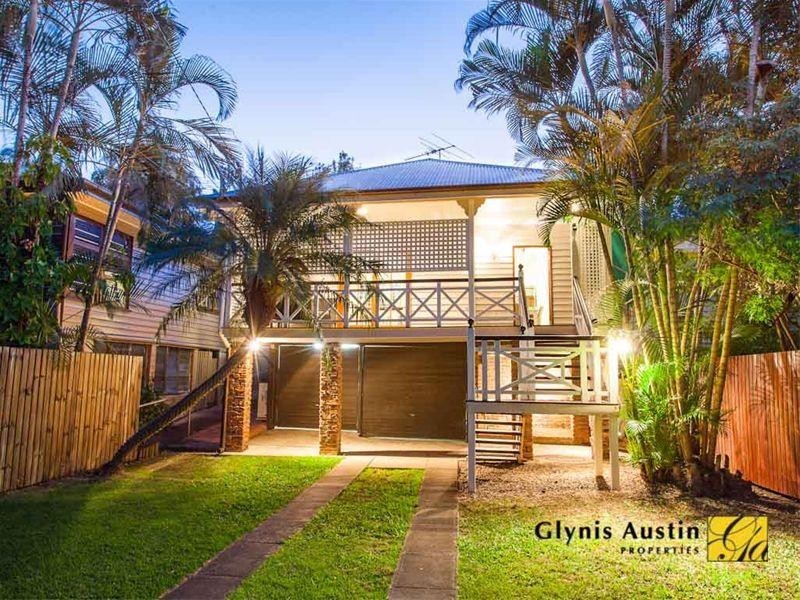 52 Lizzie Street, Bardon QLD 4065