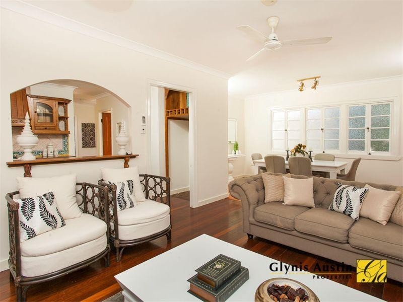 52 Lizzie Street, Bardon QLD 4065