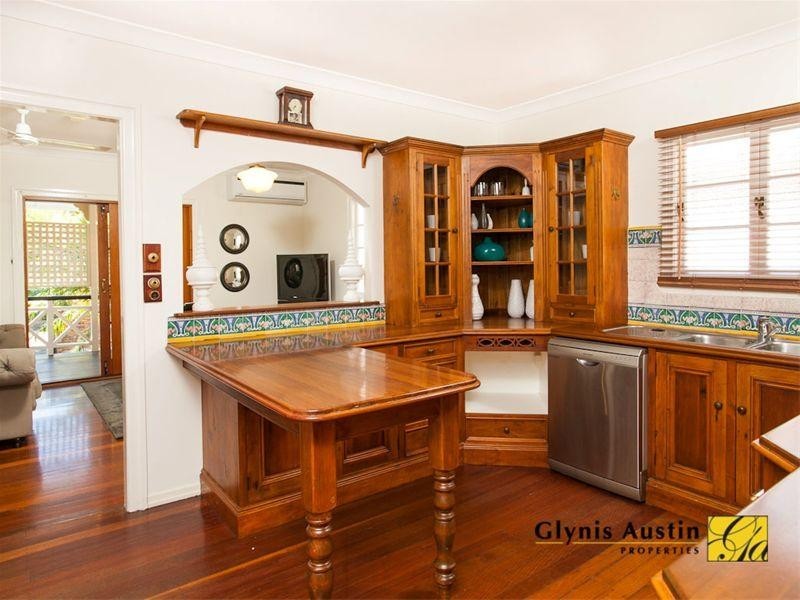 52 Lizzie Street, Bardon QLD 4065