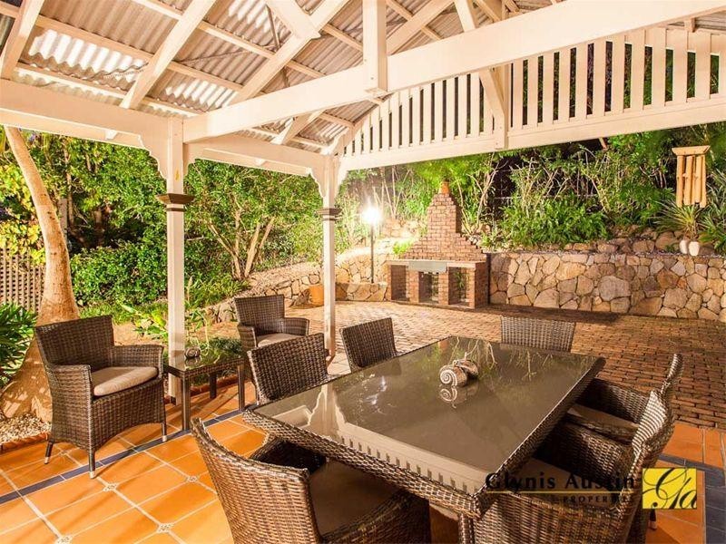 52 Lizzie Street, Bardon QLD 4065