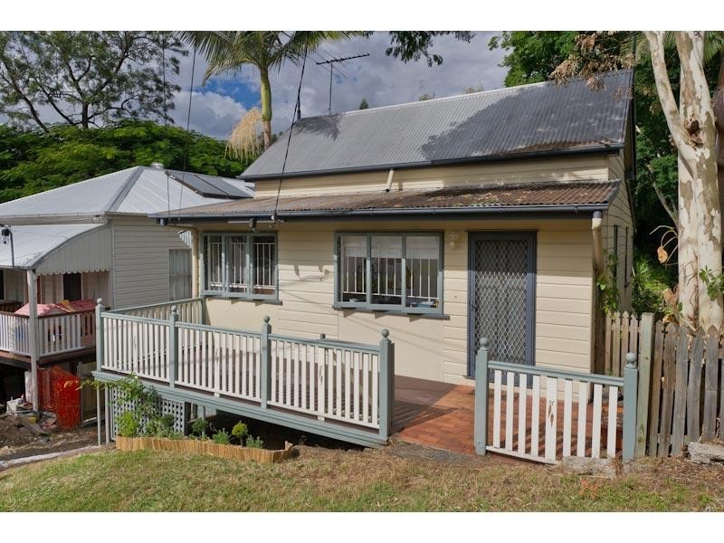 23 Cairns Street, Red Hill QLD 4059