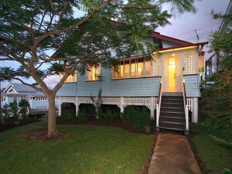 17 Glanosmond Avenue, Camp Hill QLD 4152