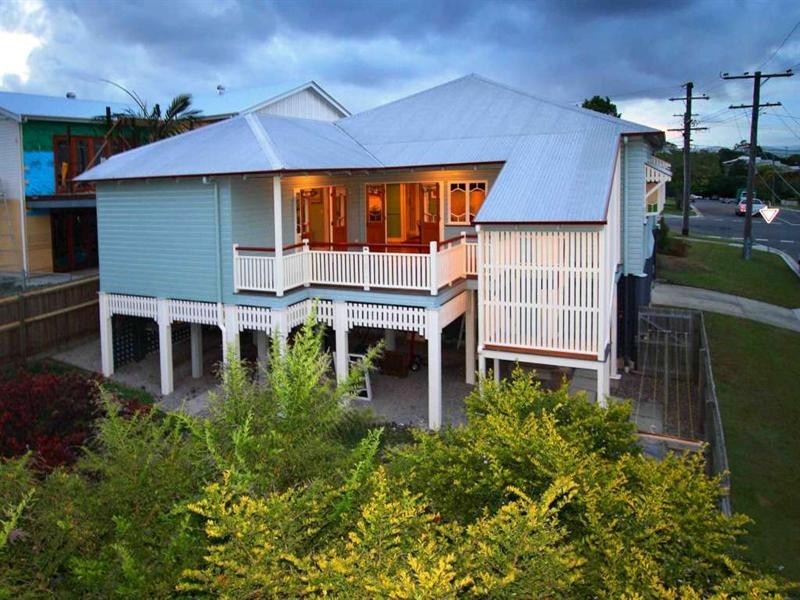 17 Glanosmond Avenue, Camp Hill QLD 4152