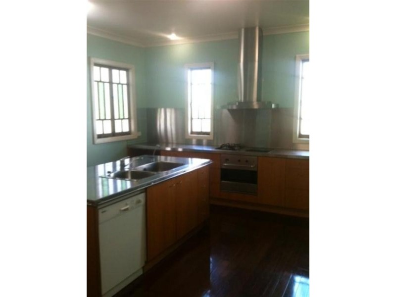 1 Chiswick Road, Bardon QLD 4065