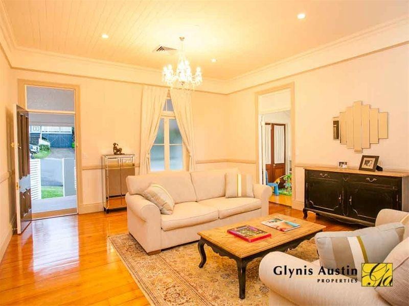 28 Nairn Street, Milton QLD 4064