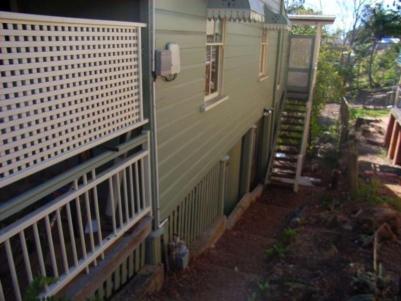 3 Arthur Tce (DOWN), Red Hill QLD 4059