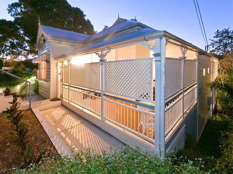 36 Dudley Street, Bardon QLD 4065