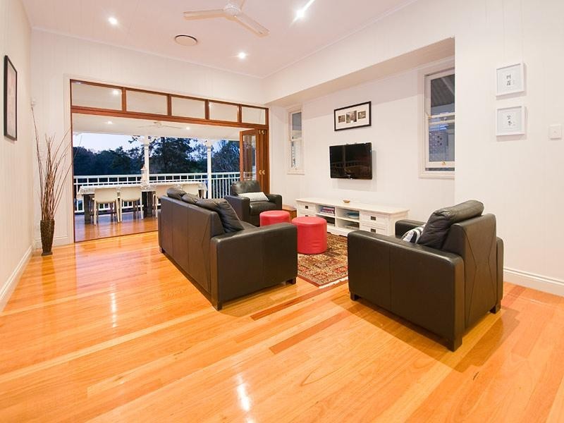 36 Dudley Street, Bardon QLD 4065