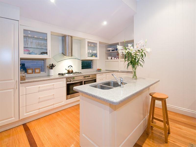 36 Dudley Street, Bardon QLD 4065