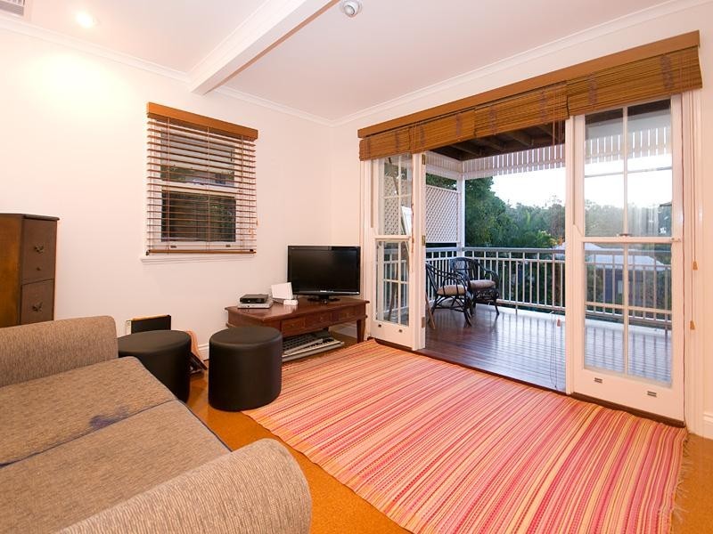 36 Dudley Street, Bardon QLD 4065