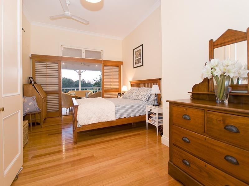 36 Dudley Street, Bardon QLD 4065