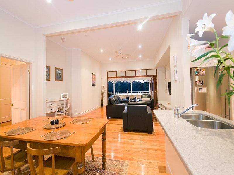 36 Dudley Street, Bardon QLD 4065