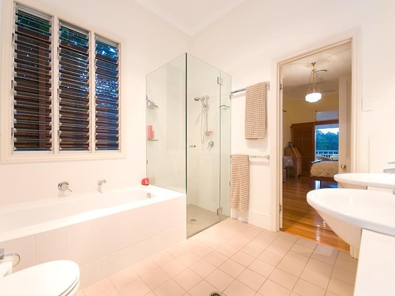 36 Dudley Street, Bardon QLD 4065